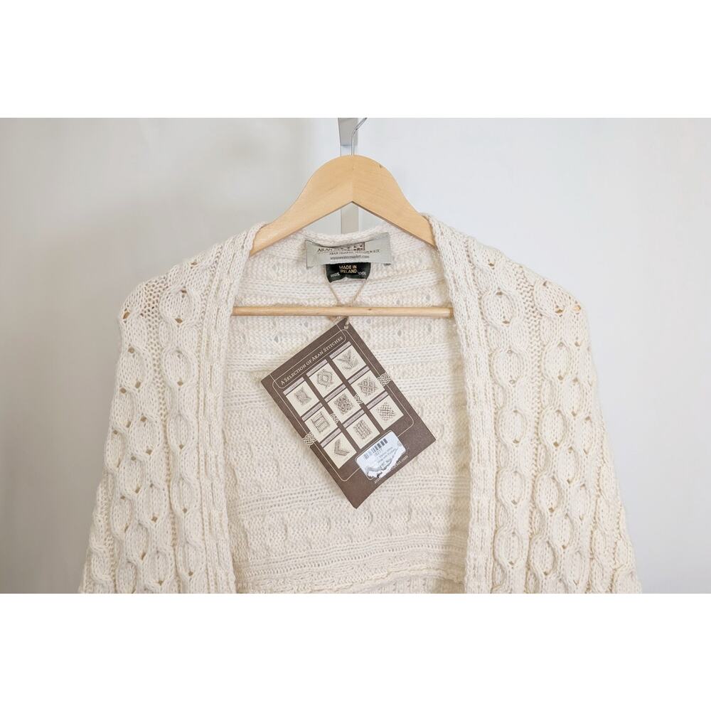 Aran Sweater Market Wrap Cream Merino Wool Pockets Shawl Wrap Women's New - Picture 2 of 10
